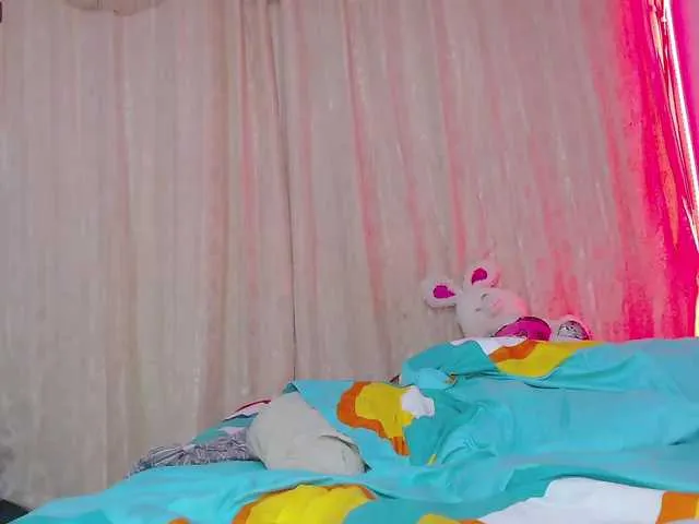 Live sex webcam photo for lucia-lopez19 #274376581