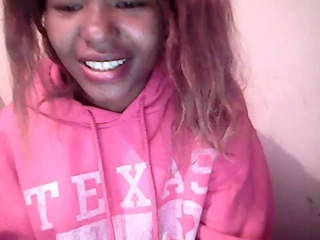 Live sex webcam photo for luciah #273647577