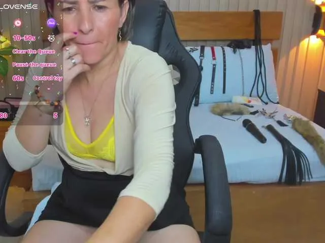 Live sex webcam photo for luciana-ballesteros #290774288