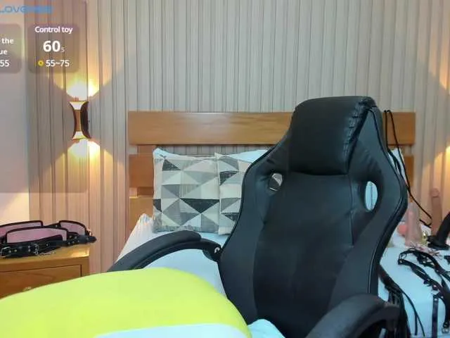 Live sex webcam photo for luciana-ballesteros #291014250