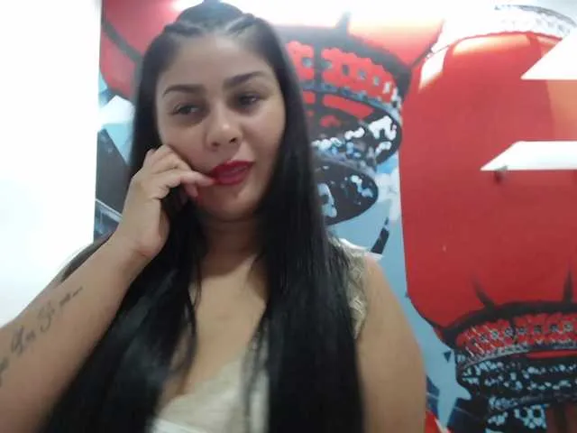 Live sex webcam photo for lucianacost #272452811