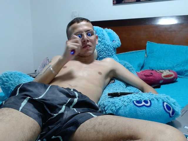 Live sex webcam photo for lucianbanuet #277701770