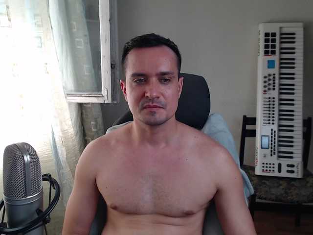 Live sex webcam photo for luckyman10000000 #291337093