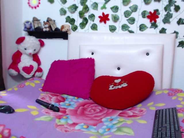 Live sex webcam photo for lucy-delux #277326922