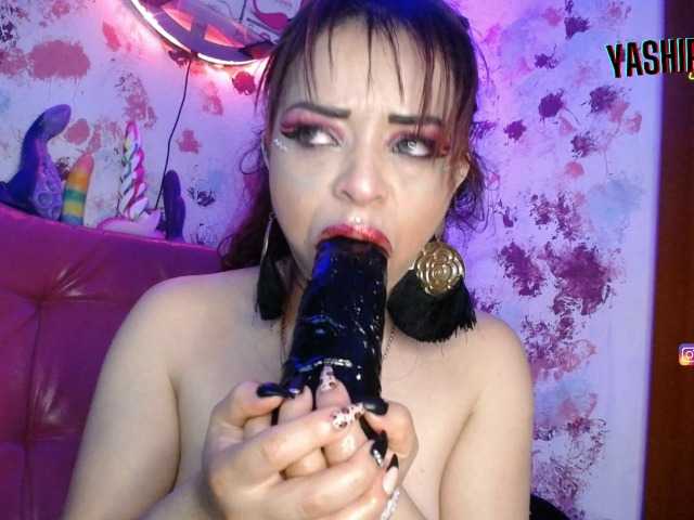 Live sex webcam photo for lucy-hot1 #271822168