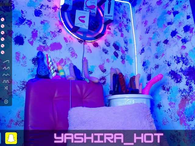 Live sex webcam photo for lucy-hot1 #273068934