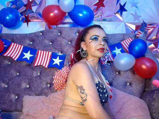 Live sex webcam photo for lucy-hot1 #273947841