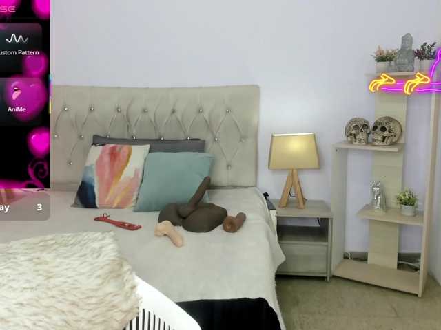 Live sex webcam photo for lucy-hott #292317702