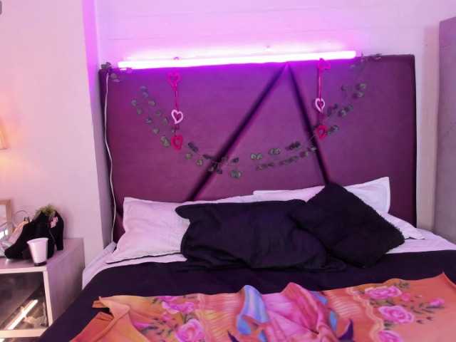 Live sex webcam photo for lucy-liuu- #290495704
