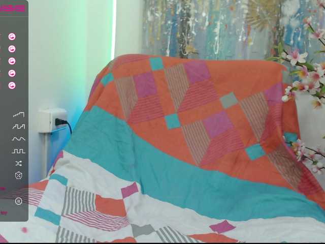 Live sex webcam photo for lucy-naughty #275959567