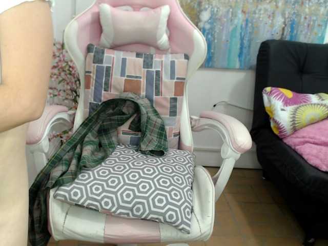 Live sex webcam photo for lucy-naughty #276299972