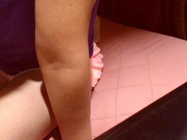 Live sex webcam photo for lucyLUxxx #290455952