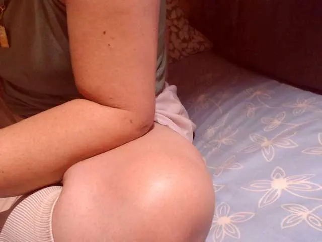 Live sex webcam photo for lucyLUxxx #291333332