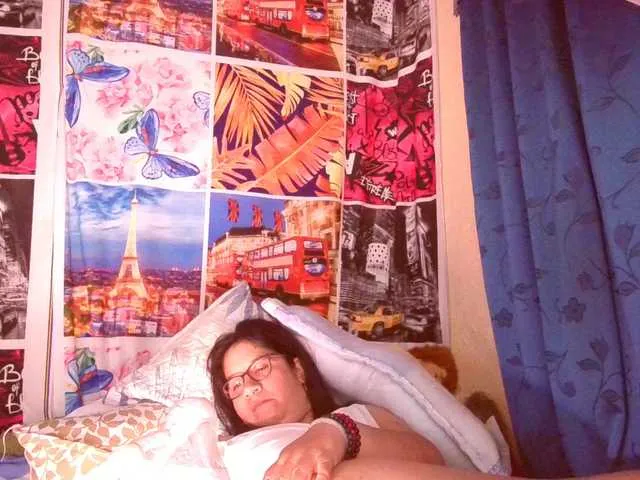 Live sex webcam photo for lucyLUxxx #293945889