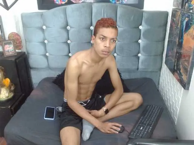 Live sex webcam photo for lukelongly #276213129