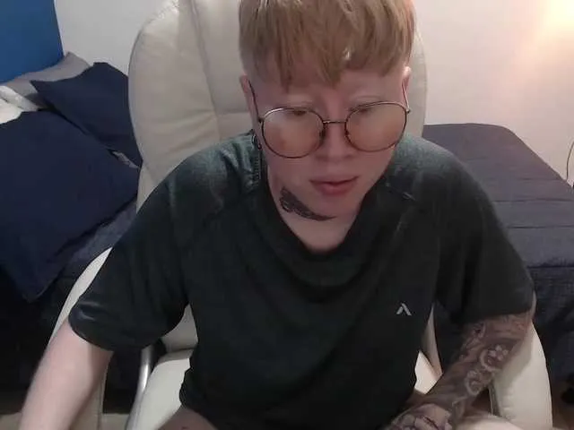 Live sex webcam photo for lukethompsson #275538585