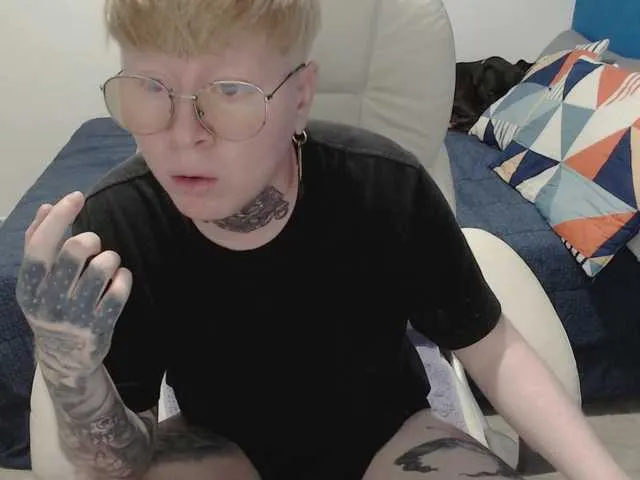 Live sex webcam photo for lukethompsson #276110931