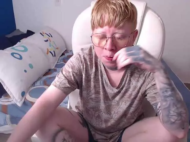 Live sex webcam photo for lukethompsson #276393146