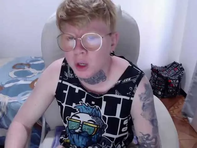 Live sex webcam photo for lukethompsson #276628940