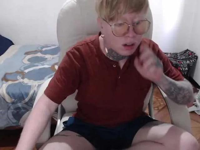 Live sex webcam photo for lukethompsson #276654989