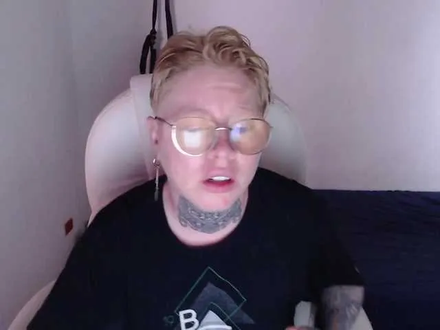 Live sex webcam photo for lukethompsson #276867189