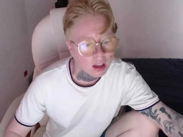Live sex webcam photo for lukethompsson #277026579