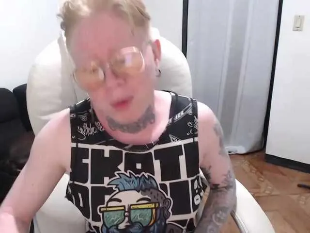 Live sex webcam photo for lukethompsson #277144391