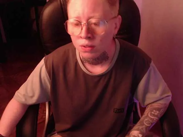 Live sex webcam photo for lukethompsson #277814679