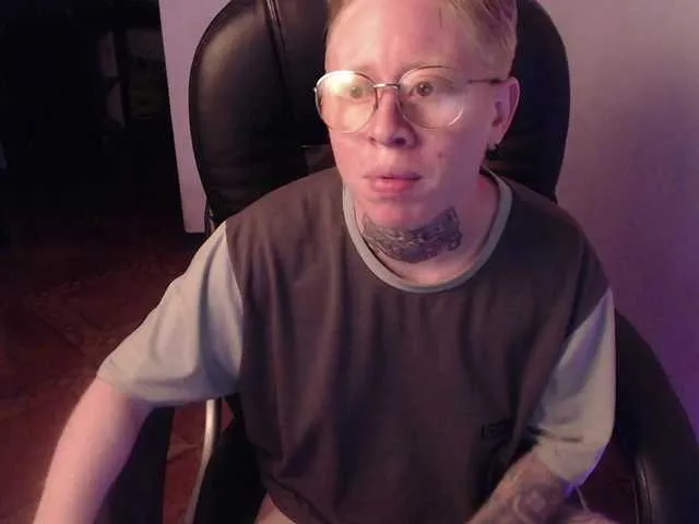 Live sex webcam photo for lukethompsson #277848382