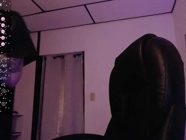 Live sex webcam photo for lukethompsson #277936127