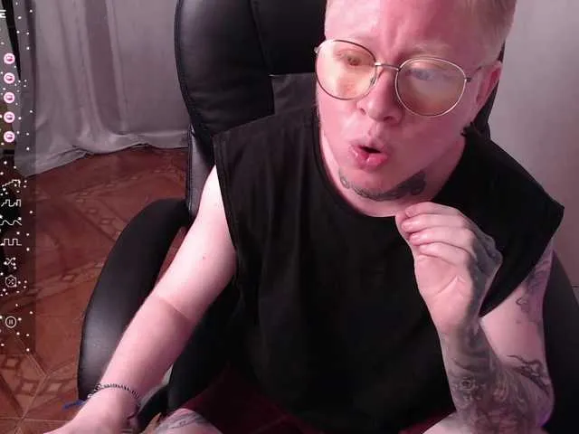 Live sex webcam photo for lukethompsson #277970021