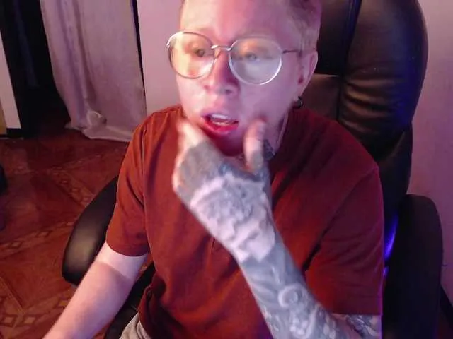 Live sex webcam photo for lukethompsson #278111144