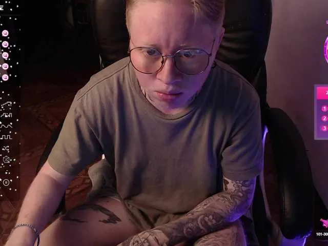 Live sex webcam photo for lukethompsson #278251125