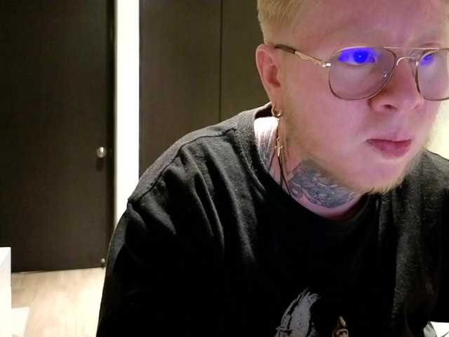 Live sex webcam photo for lukethompsson #289489017