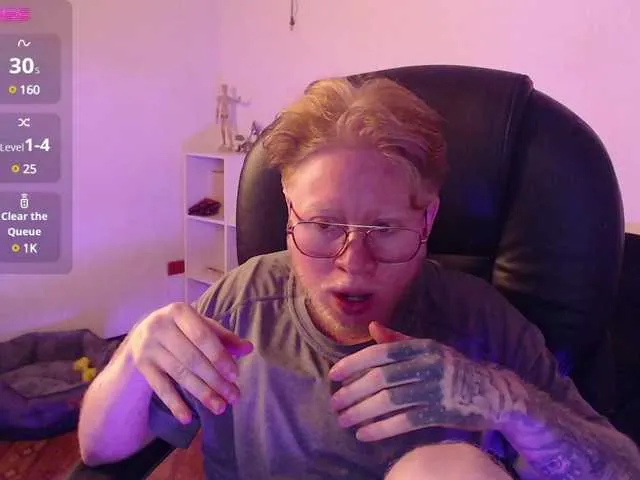 Live sex webcam photo for lukethompsson #290377791