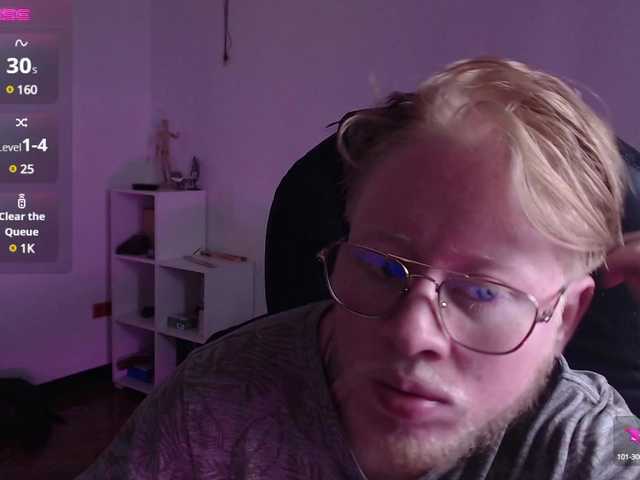 Live sex webcam photo for lukethompsson #290401579