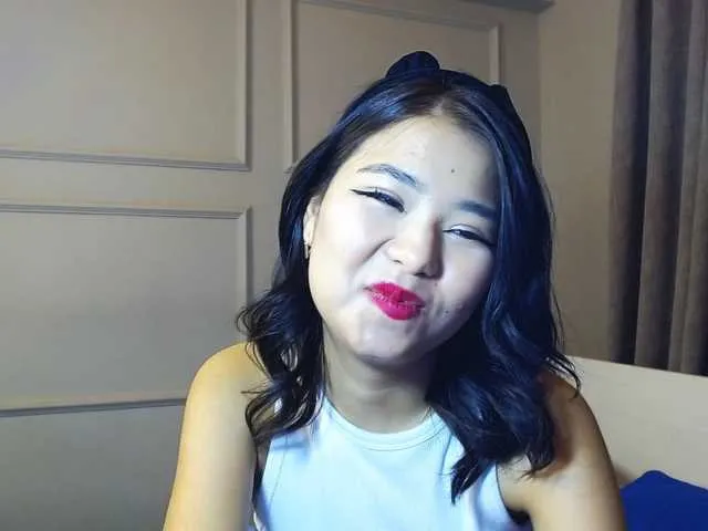 Live sex webcam photo for luna-berry #272971025