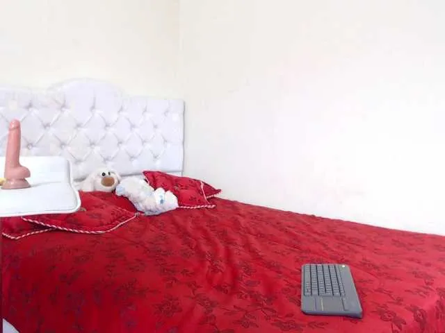 Live sex webcam photo for luna-hoott #290648534