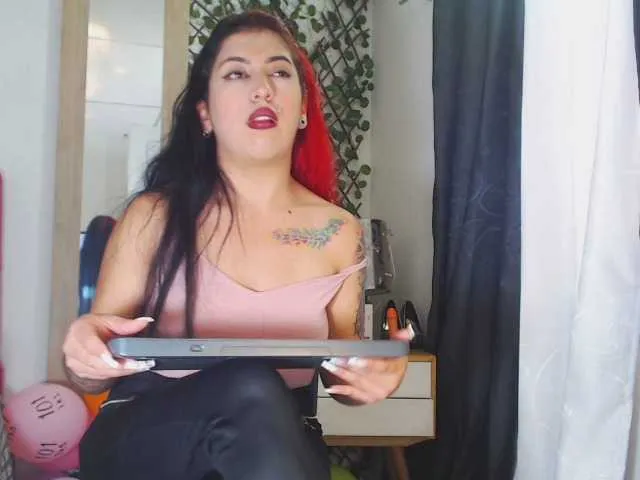 Live sex webcam photo for luna-lang- #272361943