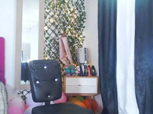 Live sex webcam photo for luna-lang- #272376165