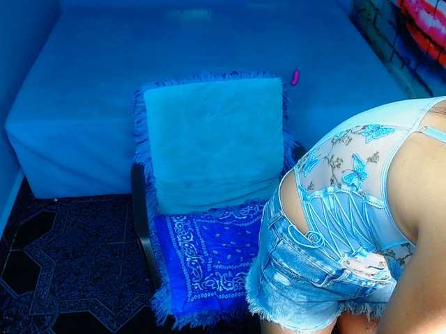 Live sex webcam photo for luna5rusell #273812691