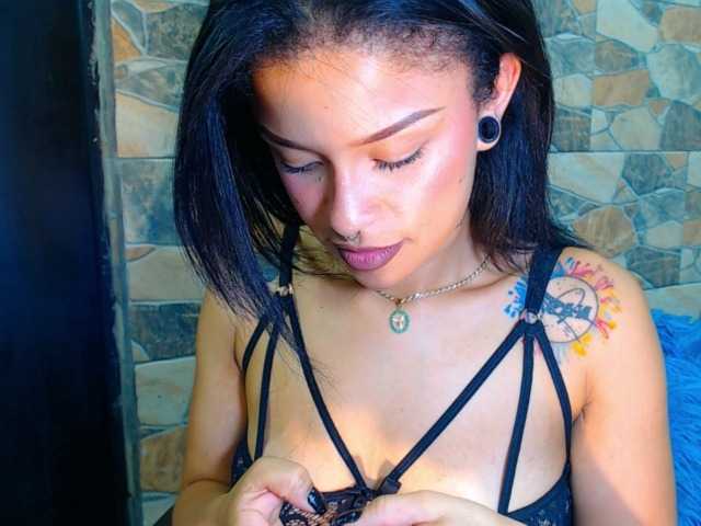 Live sex webcam photo for luna5rusell #275451885