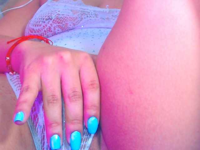 Live sex webcam photo for luna5rusell #290351721