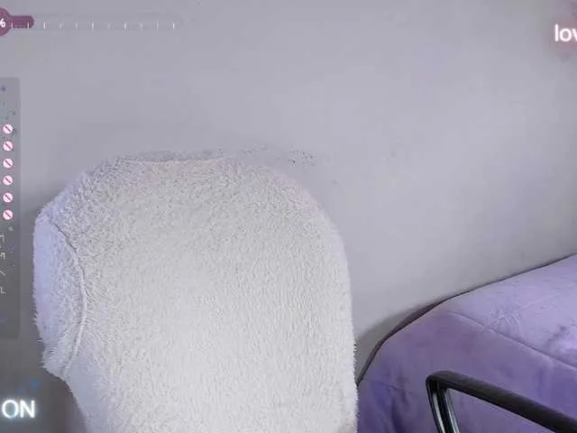 Live sex webcam photo for lunacandyy #277334307