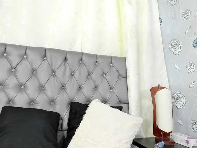 Live sex webcam photo for lunaeva23 #290347948