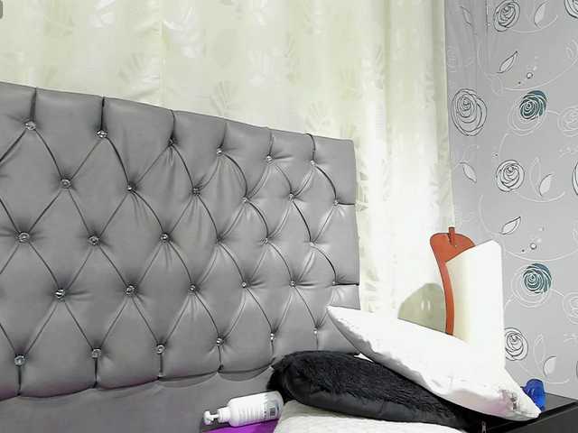 Live sex webcam photo for lunaeva23 #291273425