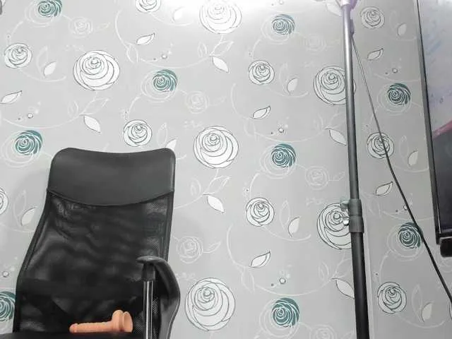 Live sex webcam photo for lunaeva23 #292377821