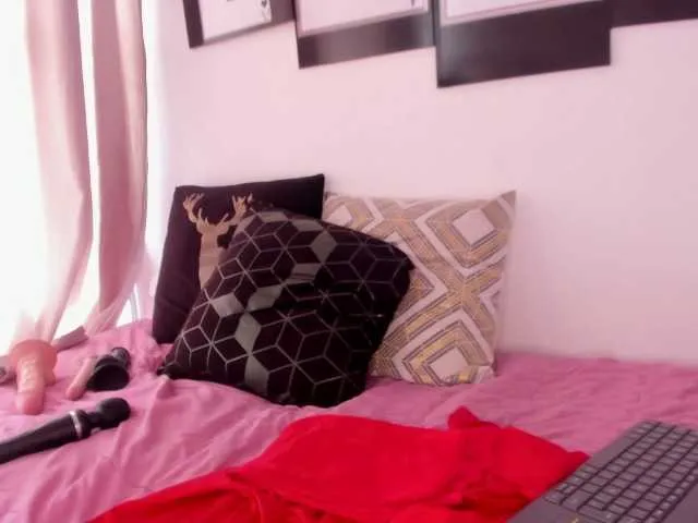 Live sex webcam photo for lunahot07 #275991790