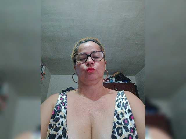 Live sex webcam photo for lupeangel472 #276150792