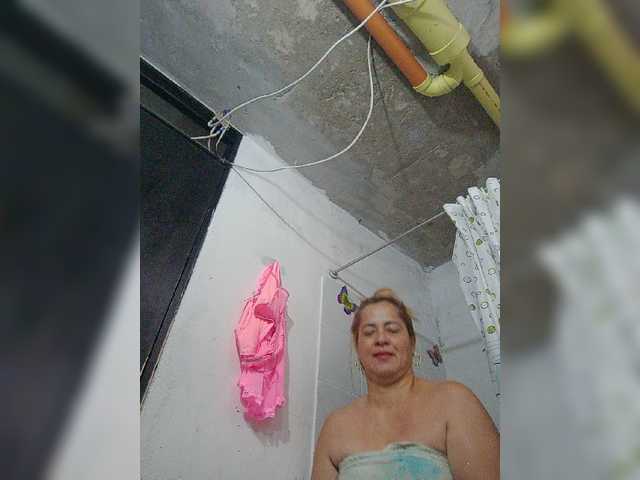 Live sex webcam photo for lupeangel472 #276348398